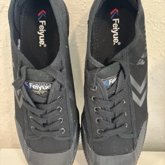 Feiyue Charcoal Canvas Shoes size 9M / 11W. Unisex - Picture 2 of 4